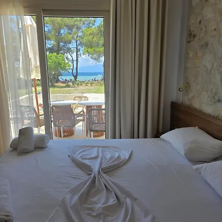 Fofo Platana Beachfront