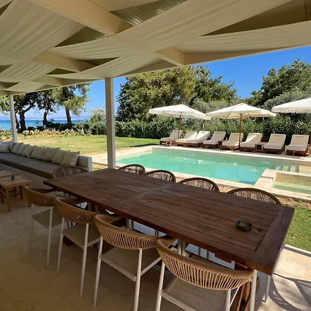 Villa Fofo Platana Beachfront
