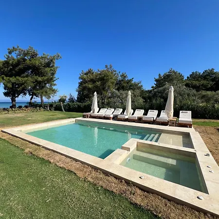 Fofo Platana Beachfront Villa Skala Rachoni (Thasos)