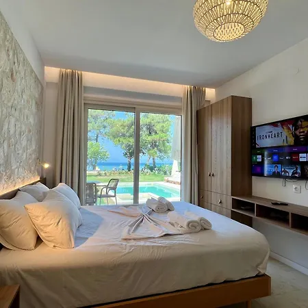 Villa Fofo Platana Beachfront