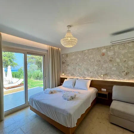 Villa Fofo Platana Beachfront *