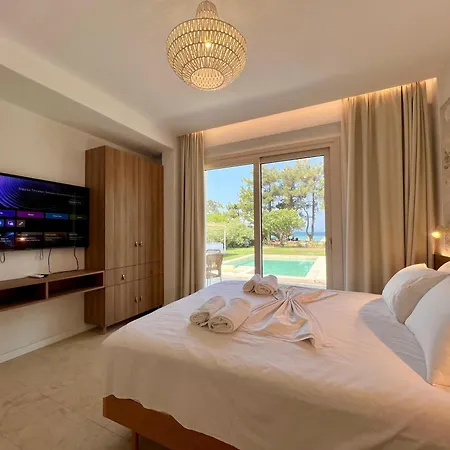 Fofo Platana Beachfront Villa Skala Rachoni (Thasos)