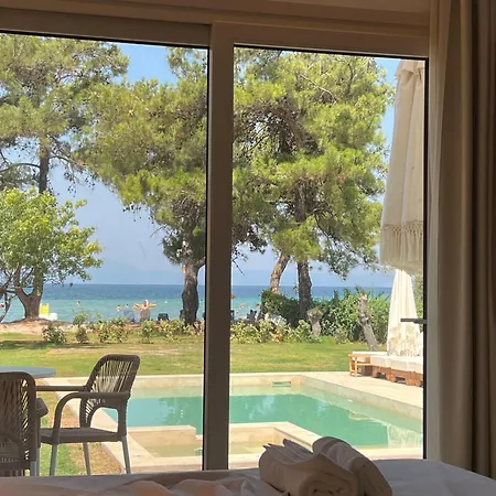 Villa Fofo Platana Beachfront